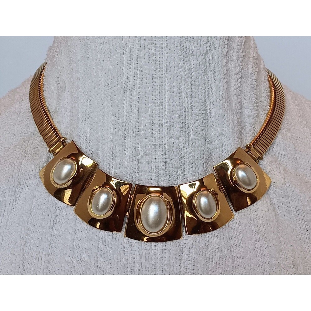 Vintage 1980 Modernist Goldtone Pearl Cabachon Statement Necklace 16 in